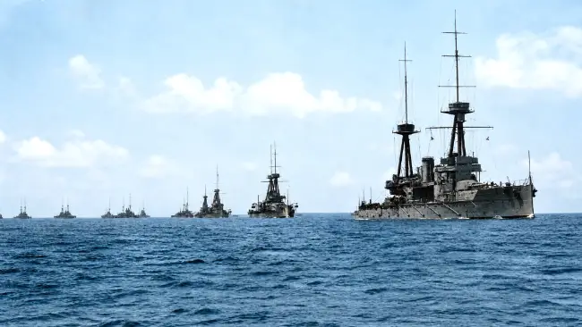 Juillet 1914 : la formidable ligne de cuirassés anglais